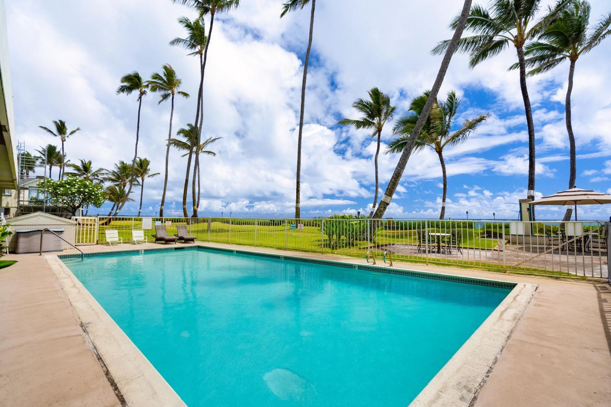 Pats At Punalu'U Aparthotel Hau'ula Exterior photo
